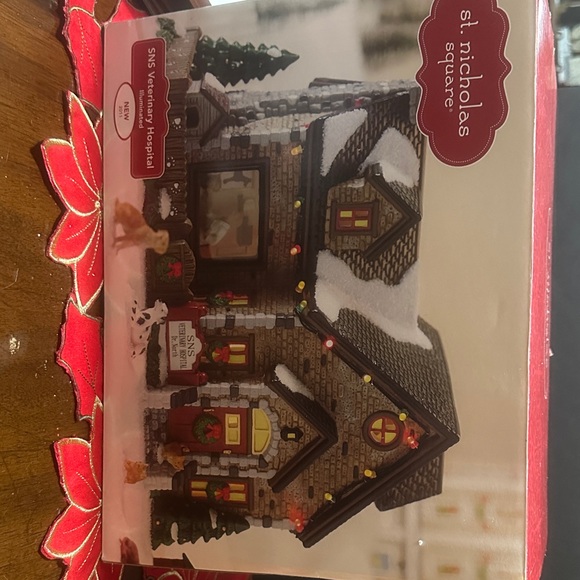 St. Nicholas Square SNS Veterinary Hospital 2011 - Picture 5 of 17